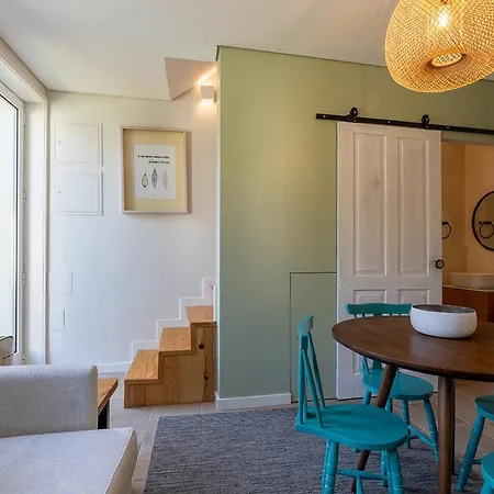 Apartment House By Shi *