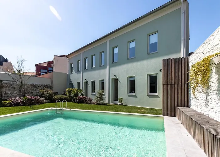 Apartament House By Shi